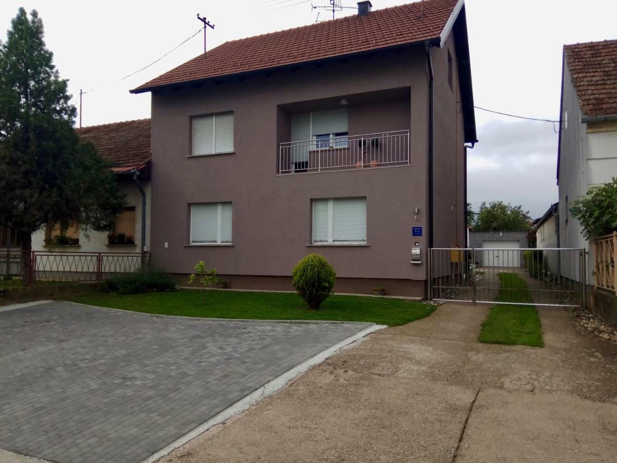 Apartman Lovric Đakovo Exterior photo